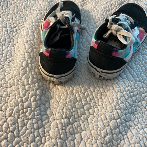 Vans - Picture 3 of 3